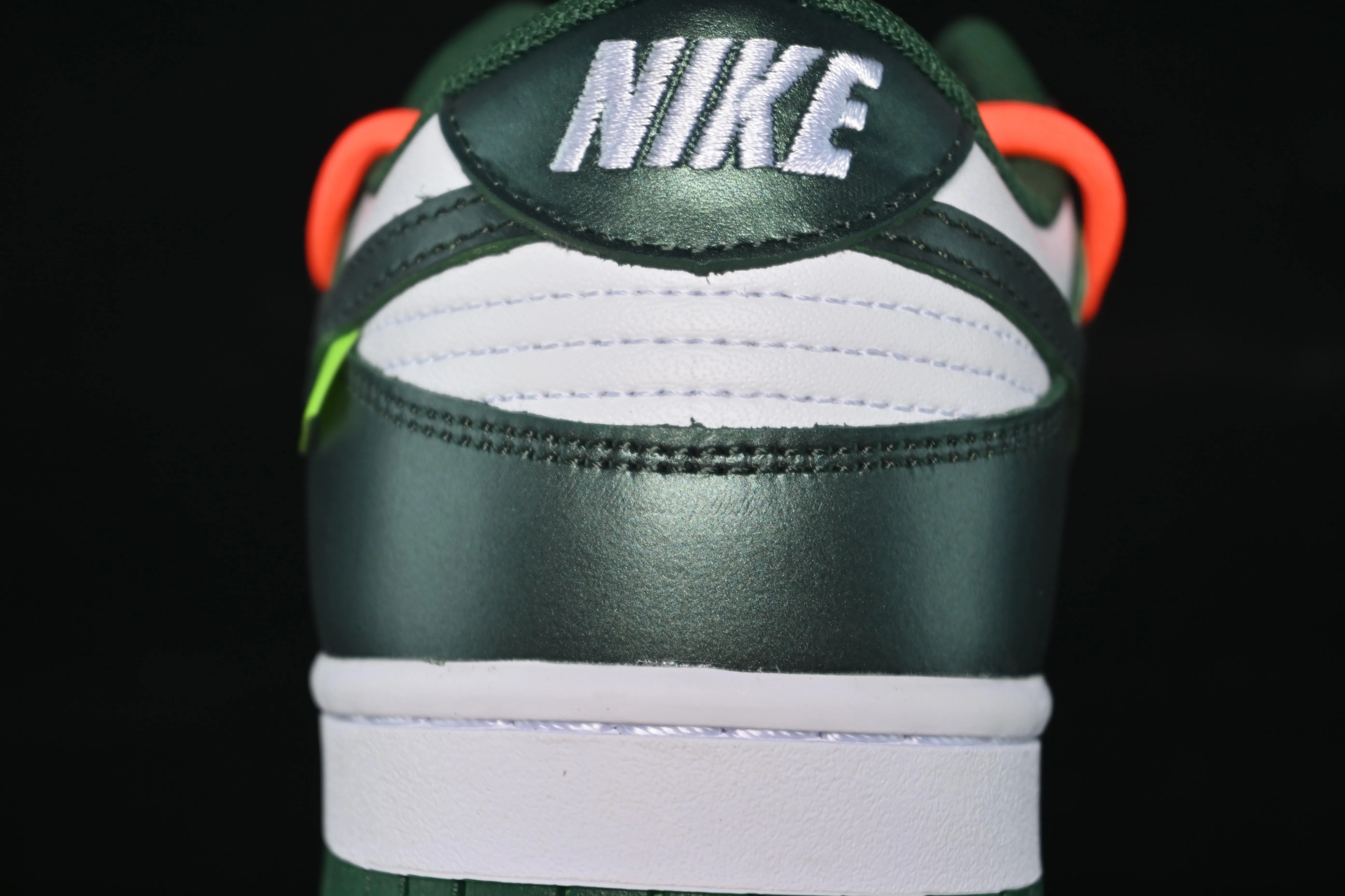 All Categories Nk SB Dunk Series Nk SB Dunk Low Low-top sneakers Nike SB Dunk Low Laser Green Straps Low-top casual sneakers DD1391-101